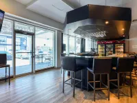 Hotel Newstar Montréal Hotels near Radisson Metro Station