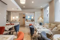 Hotel America - Breakfast