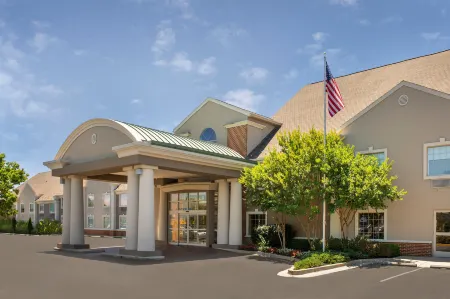 Holiday Inn Express & Suites ANNAPOLIS by IHG