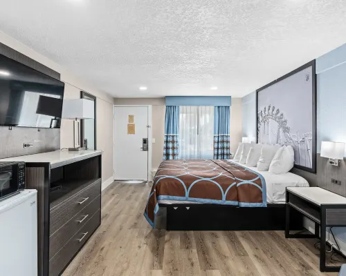 Super 8 by Wyndham Kissimmee/Orlando Hotels in Kissimmee