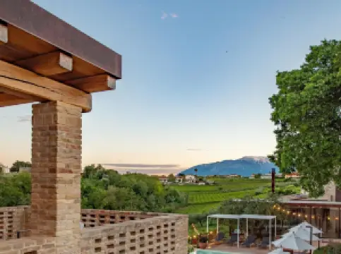 Borgo Baccile by Vini Fantini