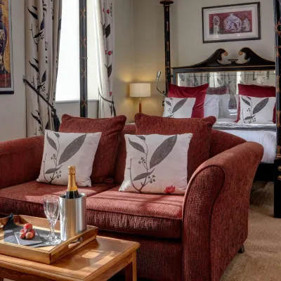 The Bull Hotel, Sure Hotel Collection by Best Western All Saints周辺のホテル