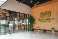 Sans WM Hotel Blitar - parking