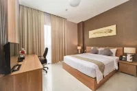 Le Premier Hotel Deltamas Hôtels à : 