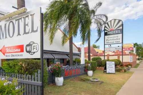 Country Pathfinder Motor Inn Hotels in Dalby
