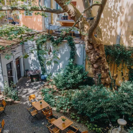 Hotel Adler - Czech Leading Hotels Отели рядом с достопримечательностью «Пивная U Fleku»