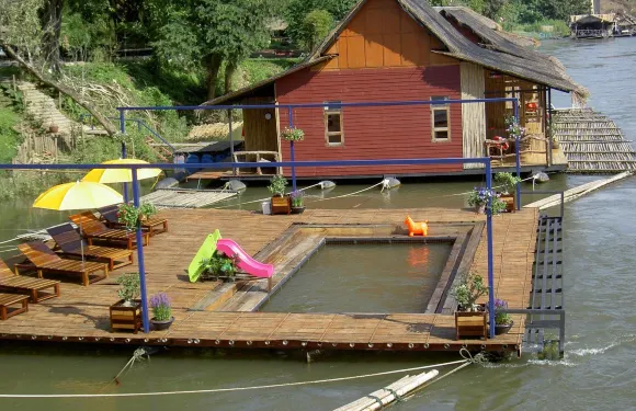 桂河大橋精品筏度假村