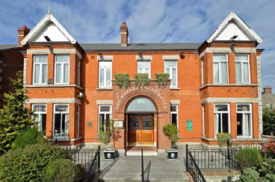 メープルズ ハウス ホテル