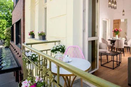 Rajska Residence Отели рядом с достопримечательностью «Горно-металлургическая академия им. Станислава Сташица в Кракове»