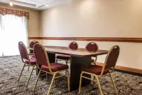 Comfort Suites Hotels in Canton