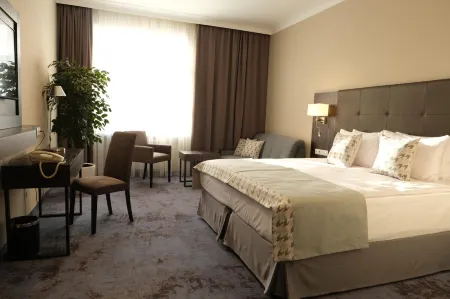 Островский Отели рядом с достопримечательностью «Сияние»