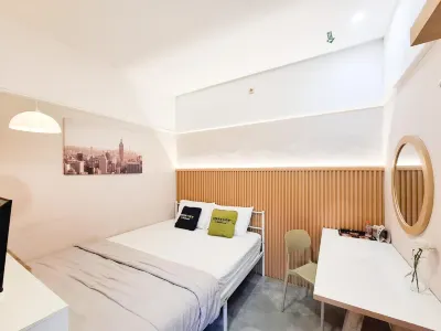 Livy House by Yurooms.id Hotel dekat Taman Kebon Rojo