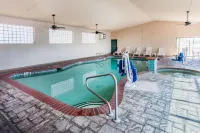 Comfort Inn & Suites Near Fallon Naval Air Station - Uima-altaat