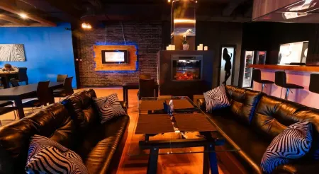 Мунрайз (Moonrise) Отели рядом с достопримечательностью «Музыка и время»