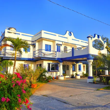 Club Monet Beachfront Resort by Cocotel