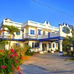 Club Monet Beachfront Resort by Cocotel - Mountain view