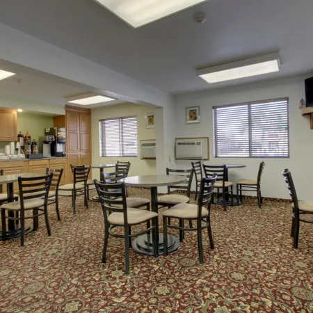 Super 8 by Wyndham Manhattan KS