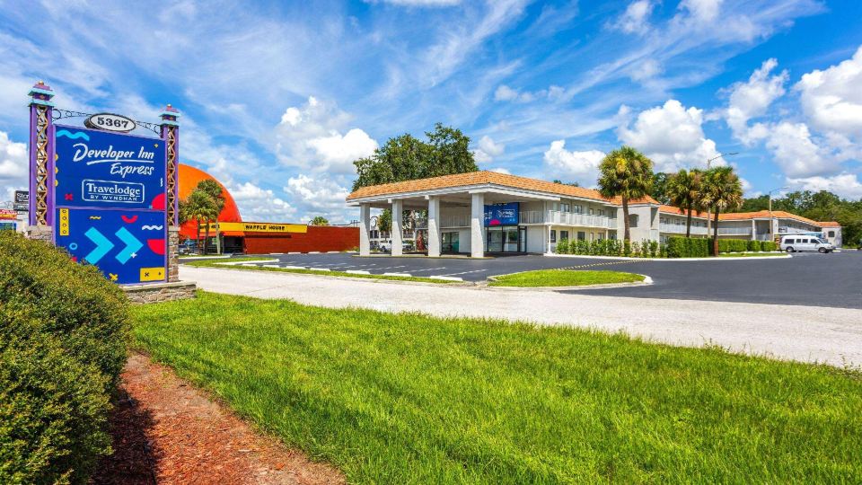 Travelodge by Wyndham Orlando Lake Buena Vista South