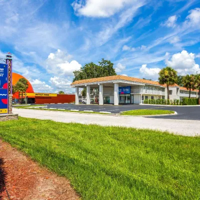Travelodge by Wyndham Orlando Lake Buena Vista South Hotels near Falcon's Fire Golf Course