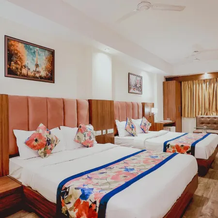 FabHotel The Kailash Dev – Near Azadpur Metro Отели рядом с достопримечательностью «Северный Дели»