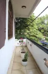 Story House - 2-Star