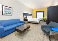 Holiday Inn Express & Suites Cleburne Hotels in Cleburne