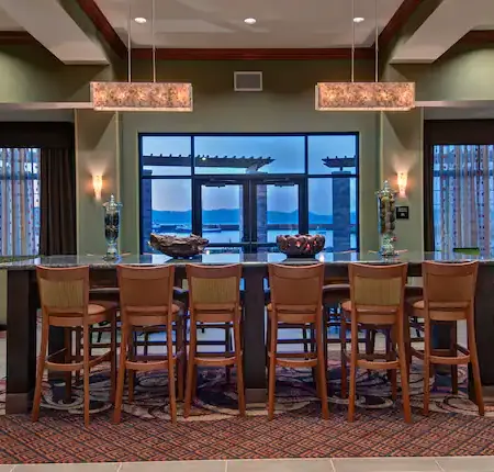 Hampton Inn & Suites Astoria