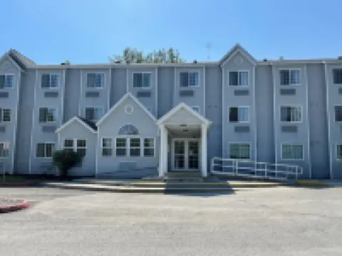 ベイモント  イン & スイーツ バイ ウィンダム アンカレッジ エアポート アンカレッジのホテル