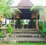 Omah Glugu Resto & Guesthouse Hotels in Purbalingga