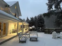Lovill House Inn - parking