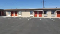 Motel 6 Hesperia, CA - East - Parking