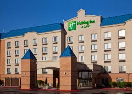 Holiday Inn & Suites 委員會虛張聲勢- I - 29