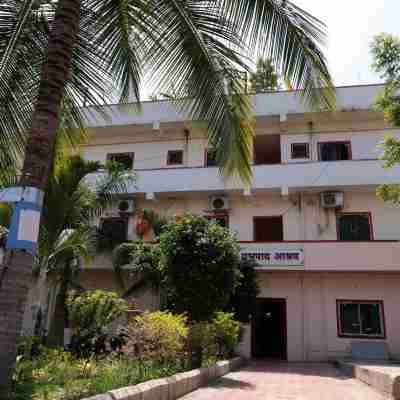 Iskcon Pandharpur, Chandrabhaga Guest House Hotel Exterior