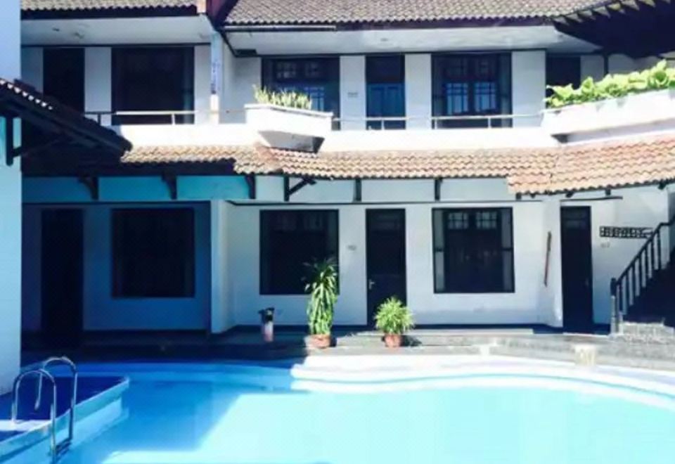 Arumbai Hotel