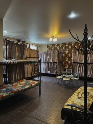 DeLyuks Mini-Hotel Các khách sạn ở 