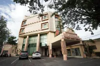 Hotel Indah Palace Solo Hotels near Solo Balapan Railway Station