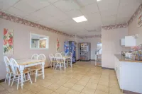 Super 8 by Wyndham Carlisle North - Bữa sáng