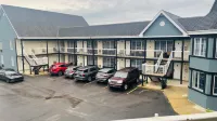 Falls Lodge & Suites - Bãi đậu xe
