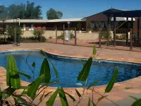 Newell Motor Inn Narrandera - Swimmingpools