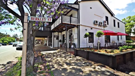 The Bronte Boutique Hotel Отели в г. Морпет