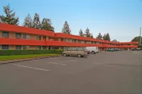 加州聖羅莎美洲最佳價值飯店 - 停車場