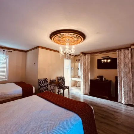 Chardonnay Lodge
