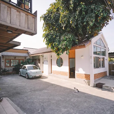 Sleepy House Chiang Rai Отели рядом с достопримечательностью «Ночной рынок Сентр Пойнт»