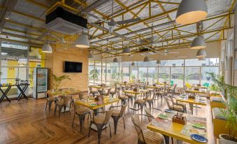 Bedzzz Varanasi by Leisure Hotels, 1 Km from Dashwasamedh Ghat