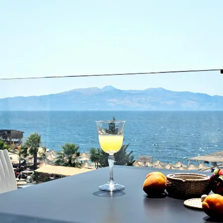 Ares Beachfront Luxury Rooms