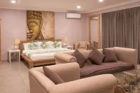 Coconut Lodge Hotel di Mlonggo