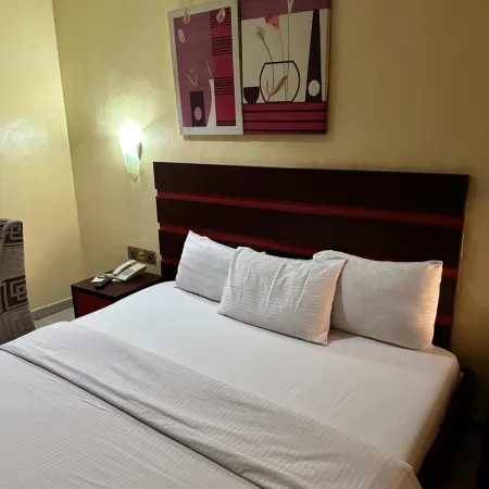 Whitehouse Msquare Hotel