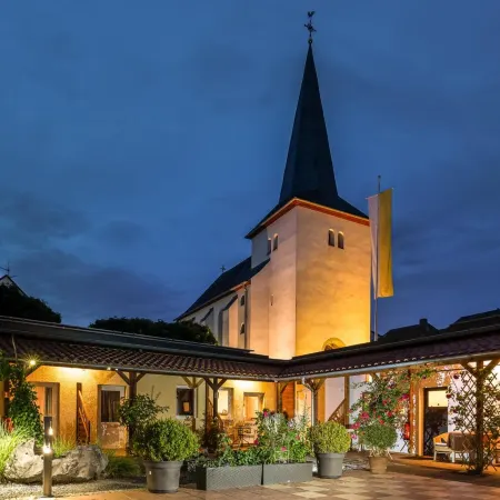 Land-Hotel Zum Schwan, Garni E-Ladestationen, Nähe Phantasialand Nähe Palmenparadies Euskirchen