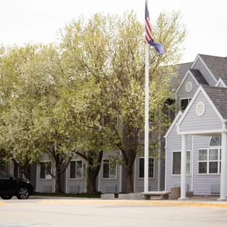 Monument Inn & Suites