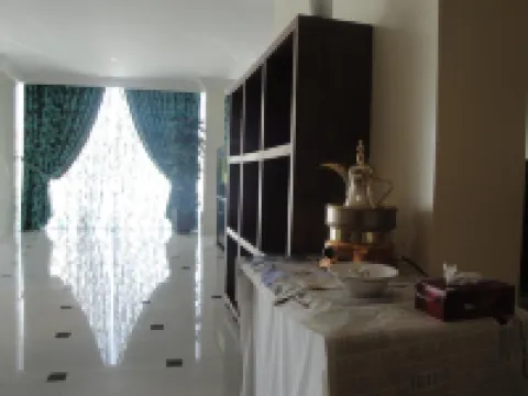 Marina Royal Hotel Suites
